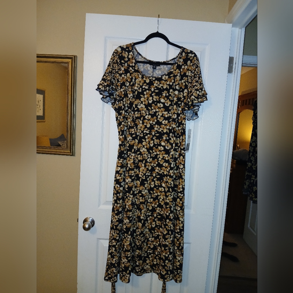 NWT Plus Size Printed Knit Midi Dress - Size 2X